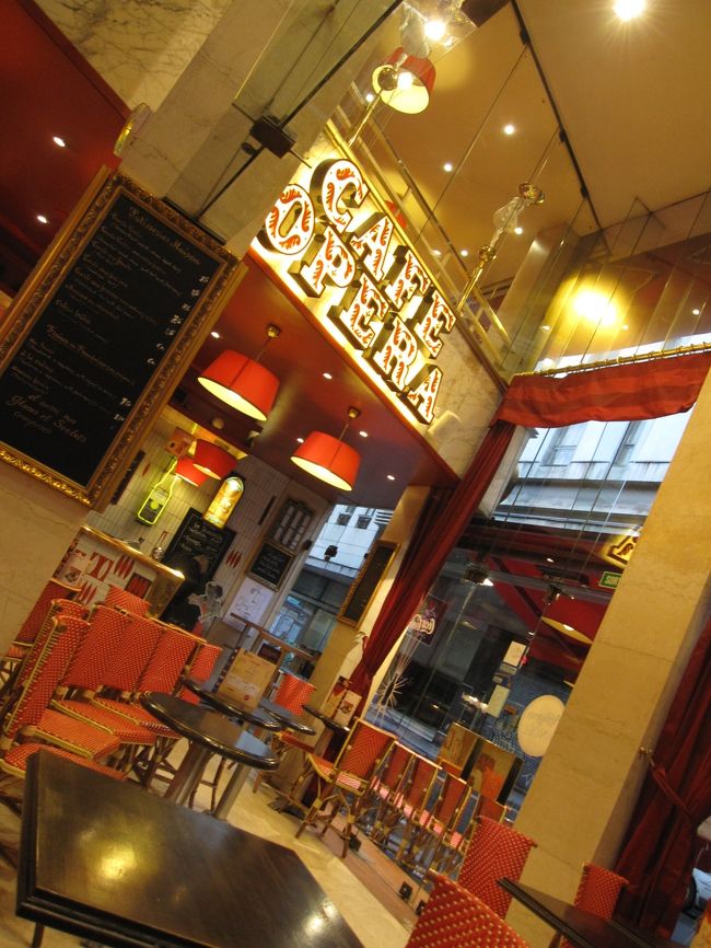 朝ごはん。<br />カフェ・オペラ。