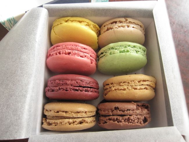 ８個入りで１４€くらいだった気が。<br />クリームは少なめ。<br />おいしくいただきました。