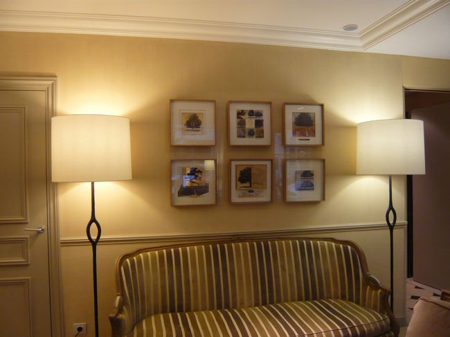 ロビーのソファ。