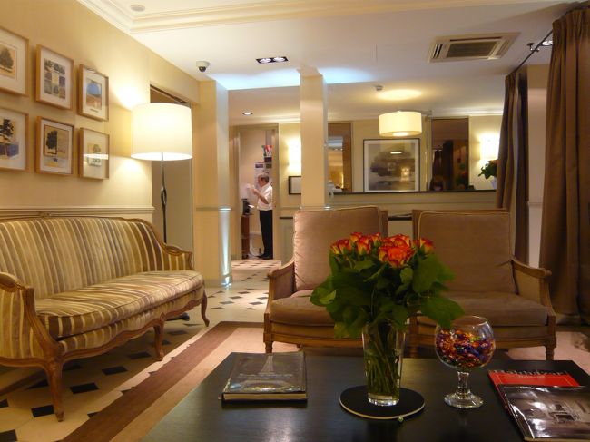 フロントです。<br />こじんまりして良い感じ。