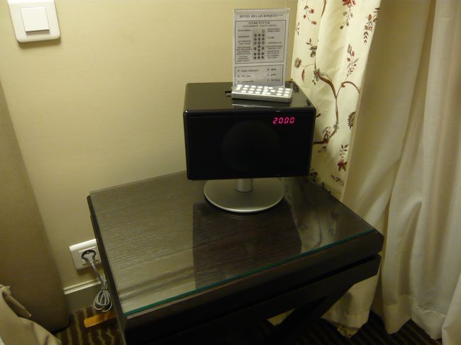 i-podが接続できるアラーム付きラジオ