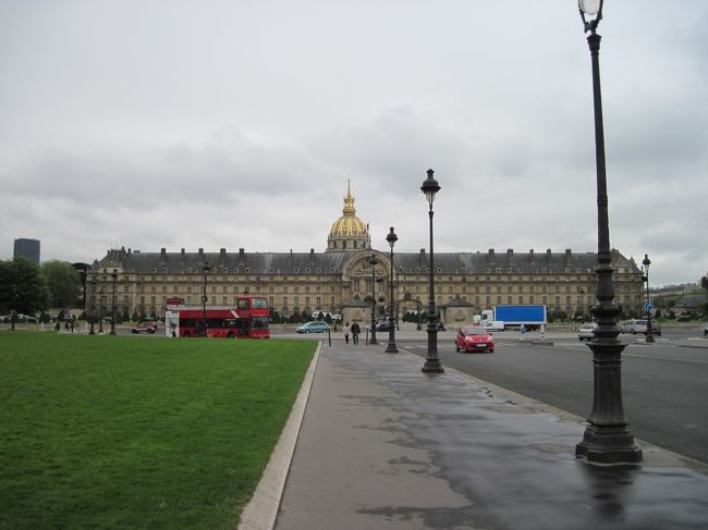 アンヴァリッドが見えてきた。