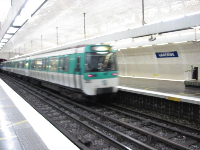 メトロに乗車。