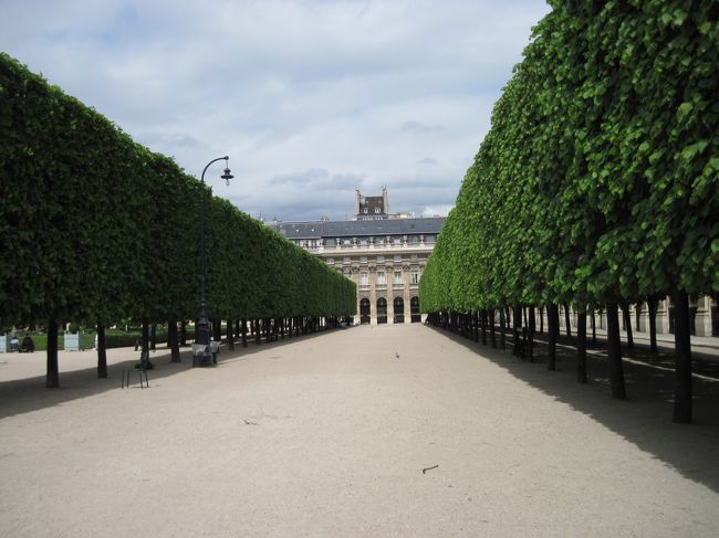 パレ・ロワイヤルに到着。