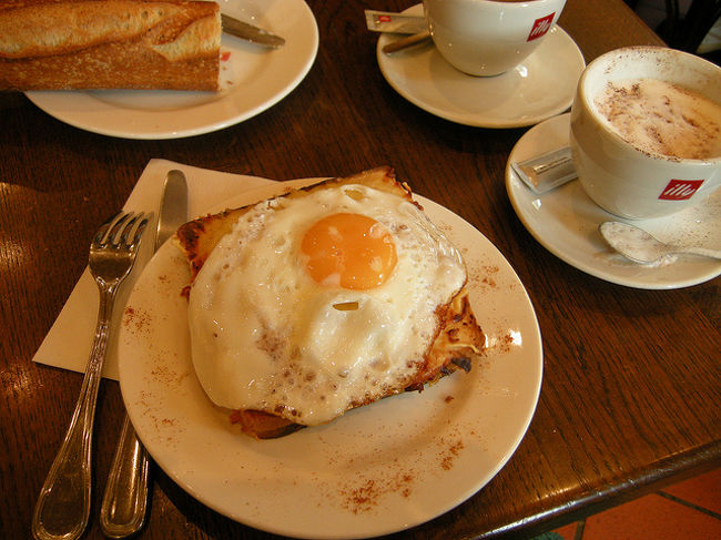 ２日目。王道コースをまわります。<br />朝ごはんにクロックマダム。