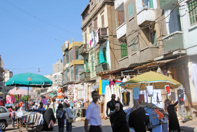 また市場らしきところを通って・・・