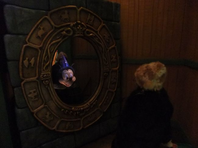 ミッキーの魔法の鏡かしら??