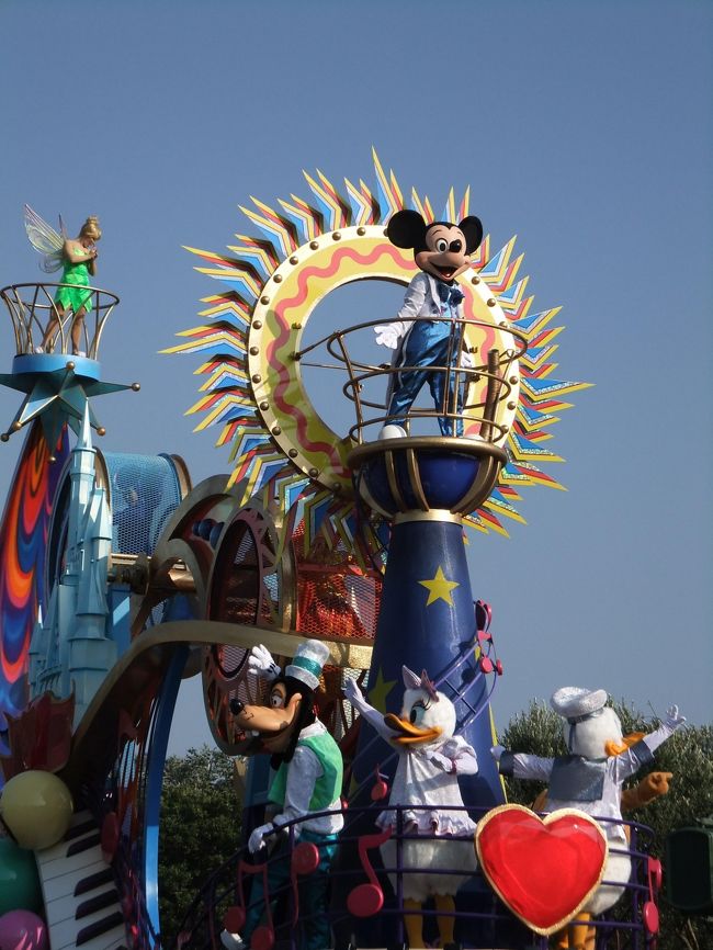 ミッキー達。<br /><br />やっぱカメラいいのかなぁ。