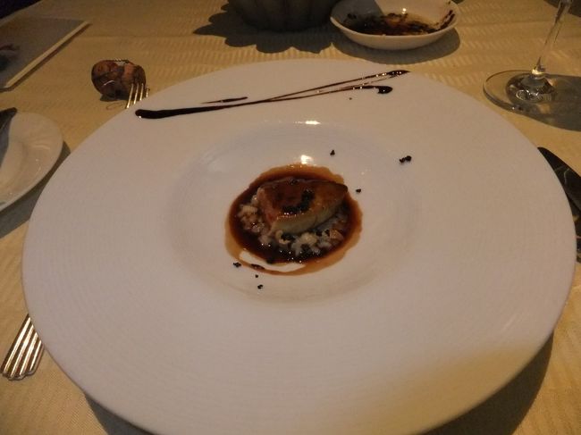 フランス産フォワグラのポワレ　トリュフソース<br /><br />も〜これね、本当にちょっとしかないんだけど、毎年、毎年美味しいのです。<br /><br />