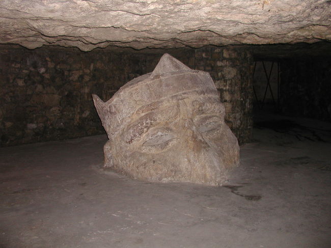 ブタペストの王宮の地下に洞窟があった。