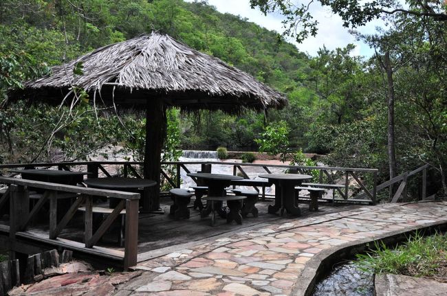 そのあとは水晶が取れる山から流れ出る川遊びに