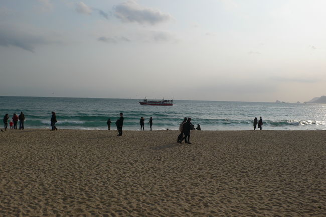 ソウルとはまた違ったのんびりした時間を過ごせるところでした。<br />海雲台散歩のついでにパラダイスホテルの免税店をのぞきましたが、<br />ロッテホテルより韓国コスメのラインナップ（特にMissha）は充実しておりました。