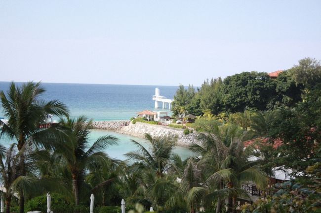 フロントテラスから先ほどの海中展望台が見えました