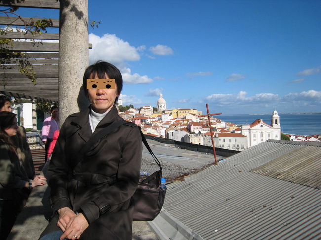 海を望むサンタ・ルジア展望台で一休み。