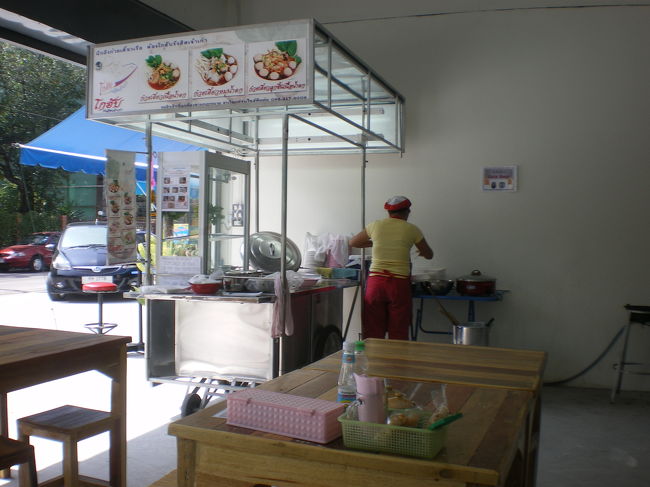 屋台をそのまま店の中に