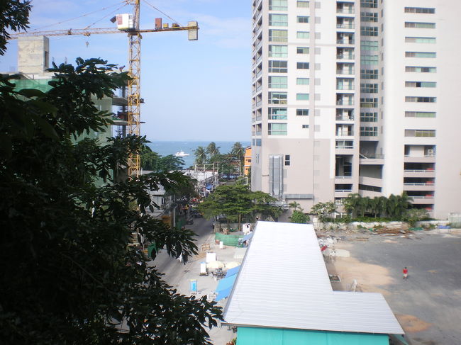 去年に続き又パタヤは、ベストビーチビラ、部屋はファミリースイート海岸が見える。今回は２泊です。