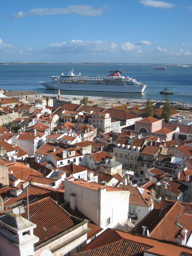 大きな船が。海じゃないんですよ、一応川なんです。