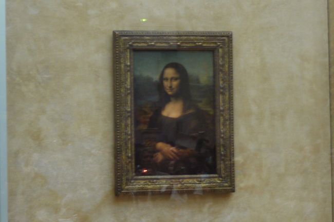 定番を２ショット。<br />まずは、モナリザにご挨拶。