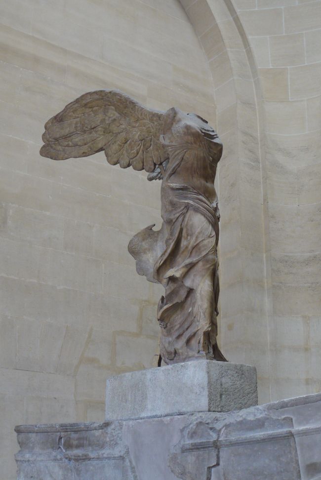 続いて、ニケにもご挨拶。