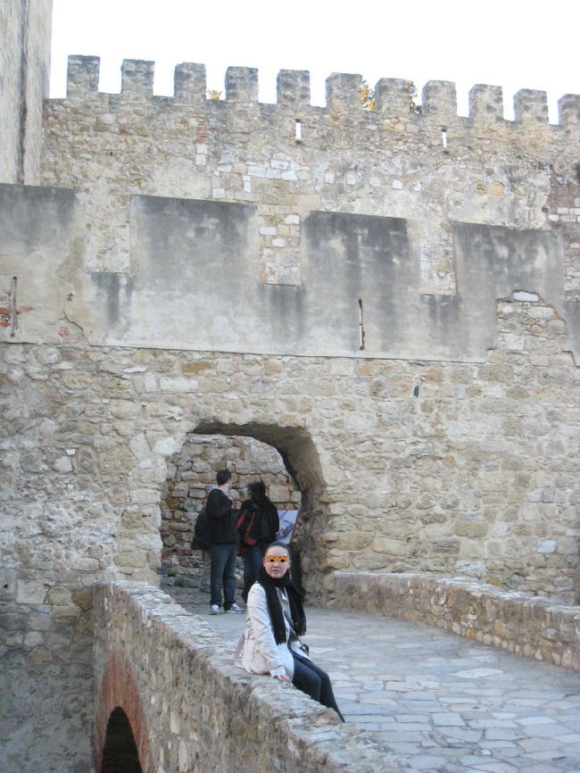 これから城壁の上を歩きます。