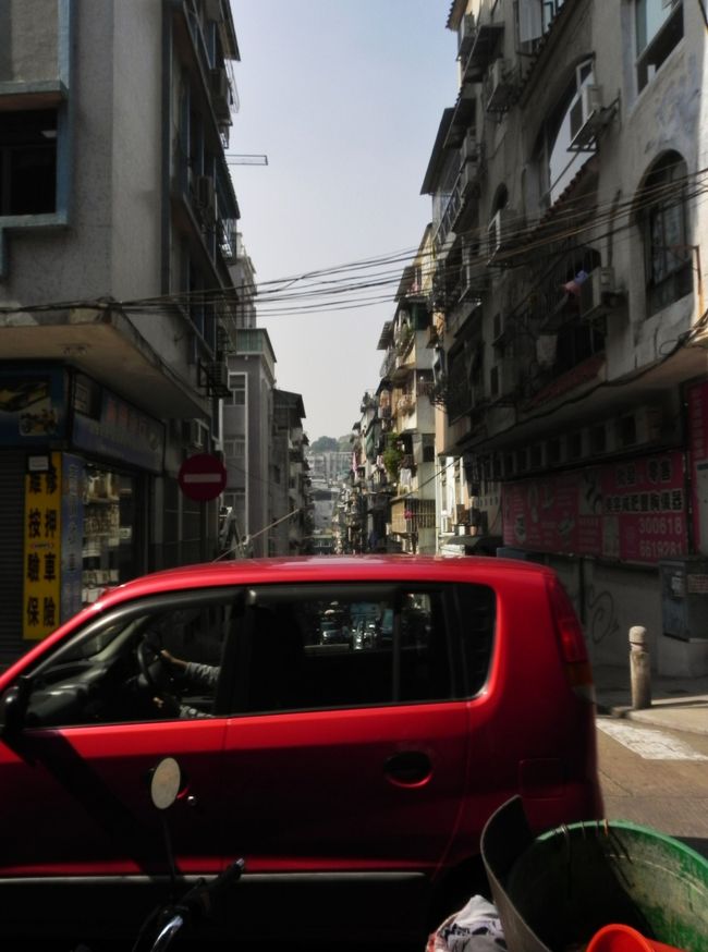 紅いクルマが似合うな