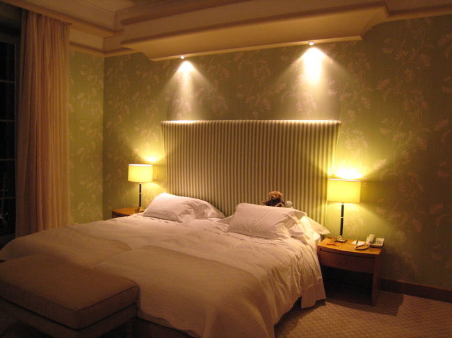 ポウザーダには、"Charm"、"Historic"、"Historic Design"、"Nature"の４タイプがあり、こちらのポウザーダは"Charm"タイプ。建物のデザインはクラシックですが、古い建物ではありません。お部屋もすっきりと近代的。景色の良い最上階です。