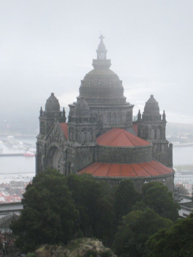 迫力のサンタ・ルジア教会。後で、歩いて行ってみました。