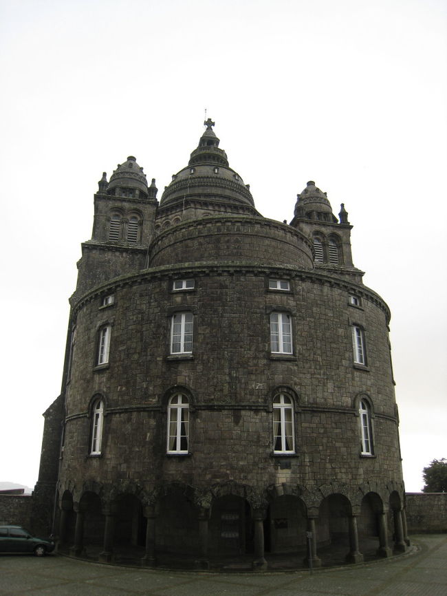 サンタ・ルジア教会を後ろ側（ポウザーダ側）から見たところです。<br />ポウザーダからだと見下ろす感じになってましたが。