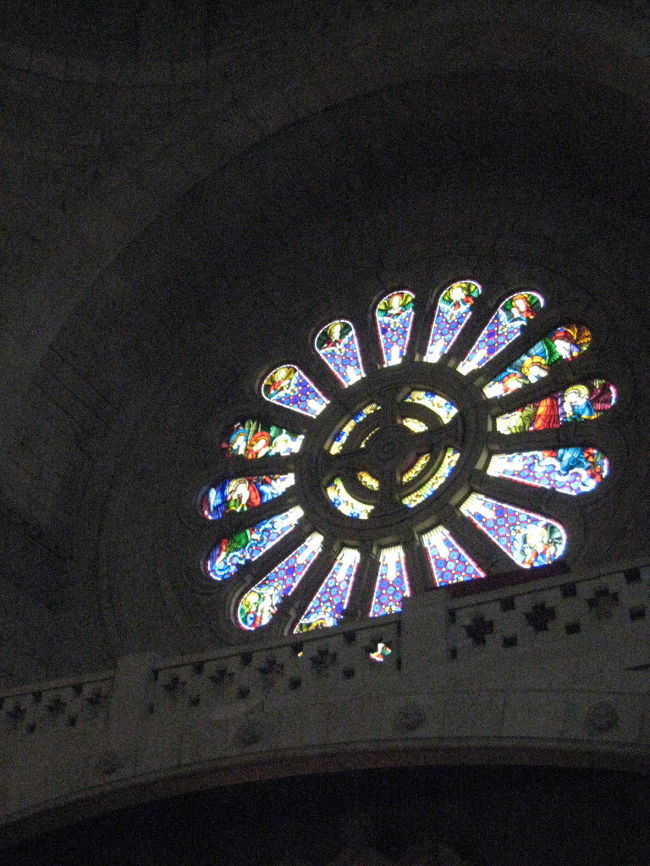 教会の薔薇窓。