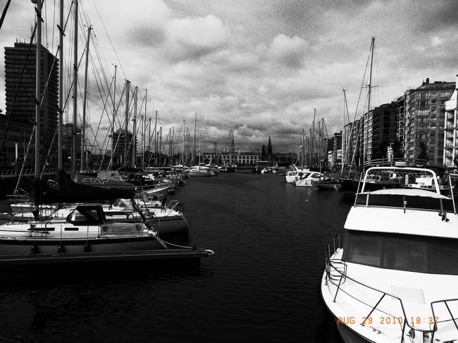 せっかくなので白黒モードで1枚。