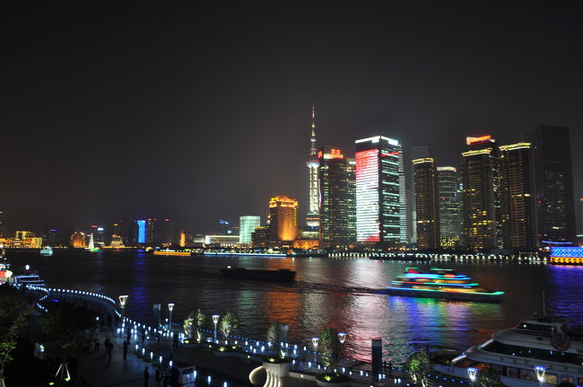 それに対して対岸の発展はすさまじい。<br />これをバブルと言わずになんというか…