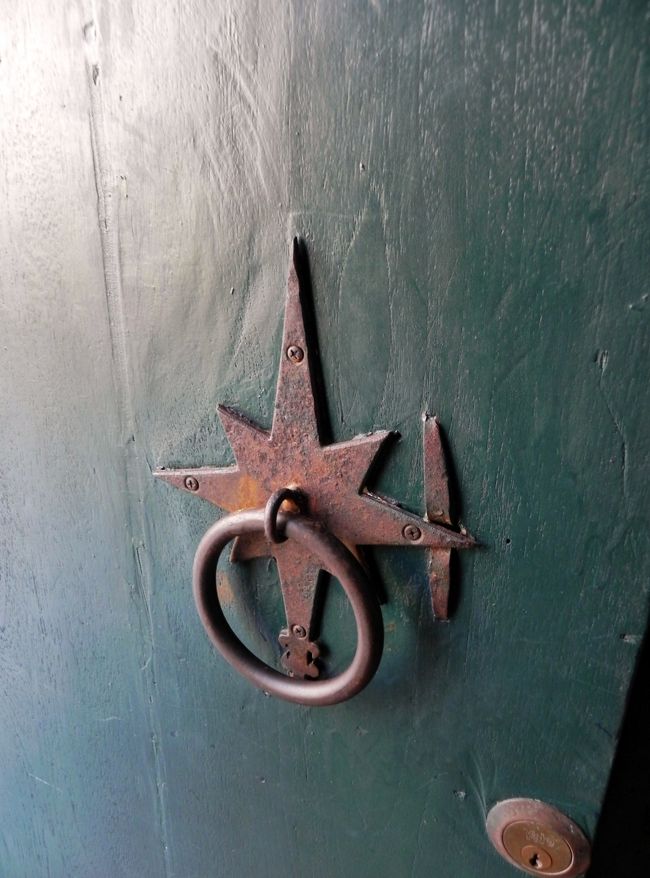 これと同じようなん神戸の異人館でみたような気がする<br /><br /><br /><br /><br /><br /><br />はぁはぁ