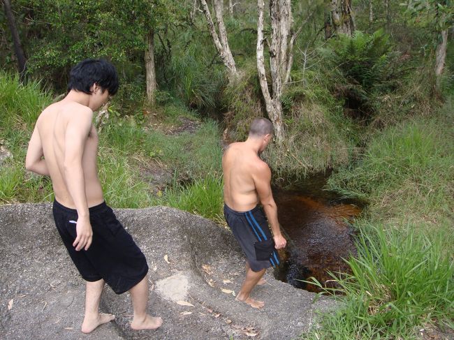 <br />さてさて、泳いだ後は温泉へ・・・<br />え？オーストラリアに温泉！？とついていくと・・<br /><br />真水でした！！（笑）だまされたぁぁぁあああ<br /><br /><br />