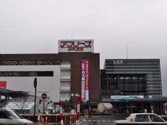 　中央弘前駅からＪＲ弘前駅まで、1kmあまり、寒風の中歩きました。
　27年前も歩いたなあ。