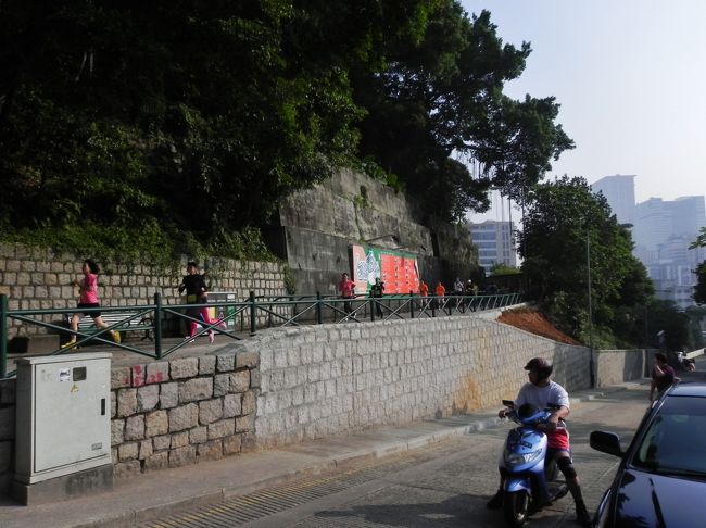 レースやってる<br /><br /><br />ふぅ、このあとギアホテル前でタクシー拾ってセナドまで<br /><br />３０Ｈｋｄ