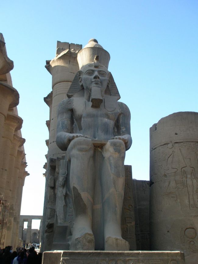 ラムセス二世像