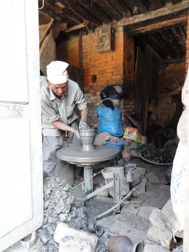 ポッタリースクエアでやきものを作る様子を見学。<br />ここの帰り道にティミに寄ろうかと思っていたが、同じようなものだといわれ、妙に納得。