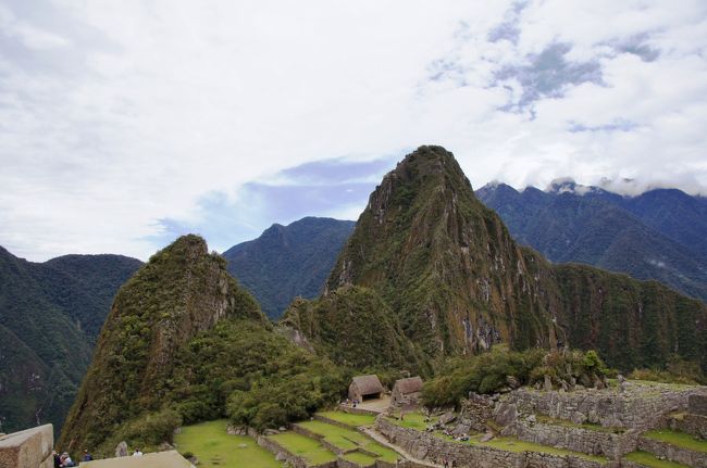 この一番高いポイントからワイナピチュをのぞみます。<br />