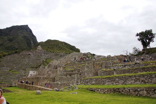こちらはマチュピチュの中心、太陽の神殿・インカ王の別荘の方向です。<br />