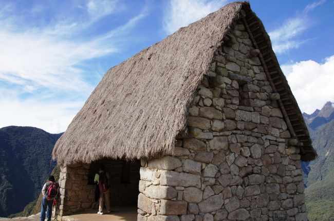 見張り小屋までやってきました。ここから見るマチュピチュが最高で、よくマチュピチュの紹介などで使われている写真がとれるのです。<br />