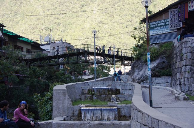 こんな広場も整備されていて、観光客でガヤガヤすることもなく、落ち着いた村です。<br />