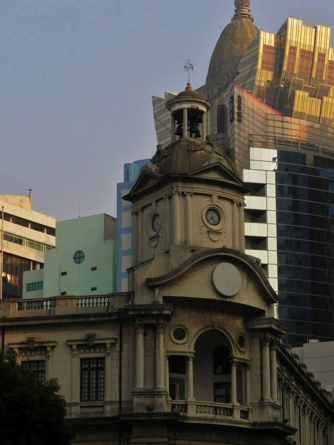 セナドまで戻ってきたけど<br /><br />物足りない気分で反対側へ