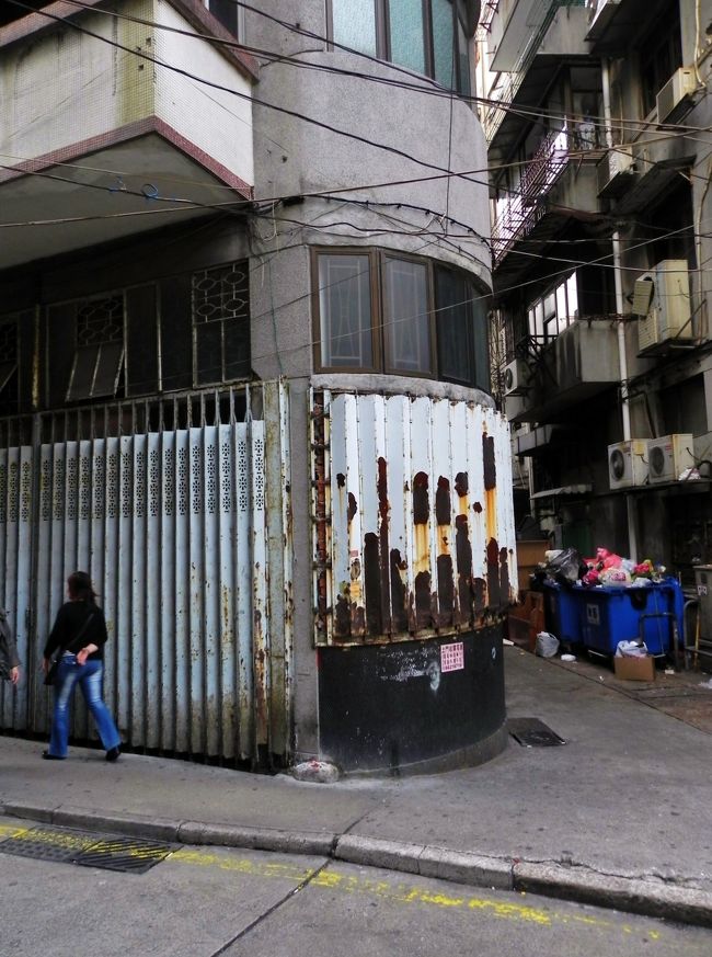 ほんとだ<br /><br /><br /><br /><br />このシャッターは初めて見るタイプ♪