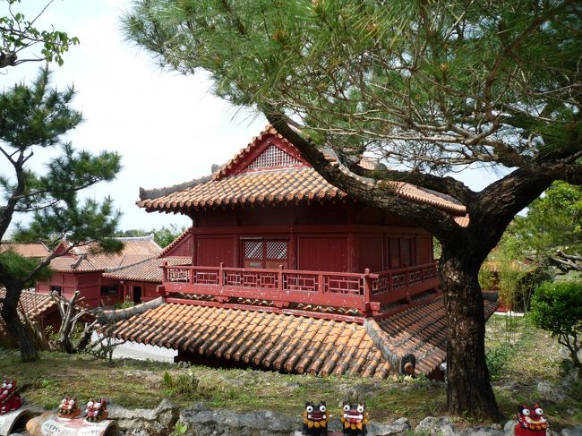 沖縄らしいたたずまいを感じられる場所<br /><br />ここで琉球衣装を着て写真を撮ってもらいました