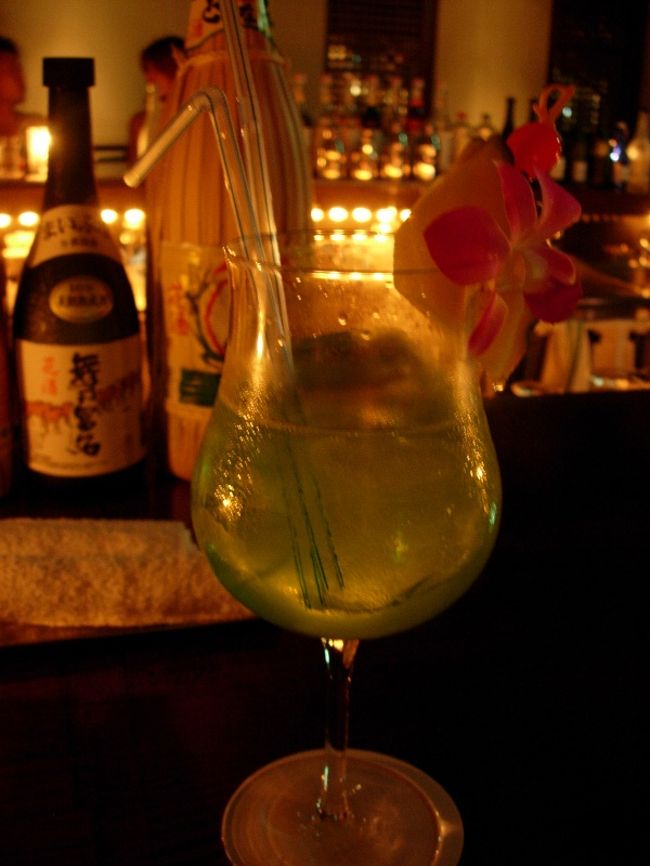 夜はホテルのバーで<br /><br />ここのバーがとても素敵なんです<br /><br />ちょこっと気分が良くなったところでお部屋へ