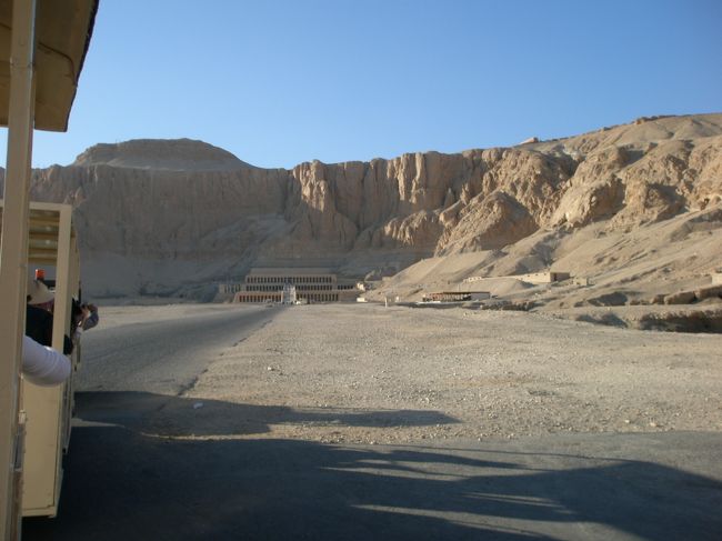 王家の谷です。ここから先は写真撮影ができません。墓だから仕方ありません。