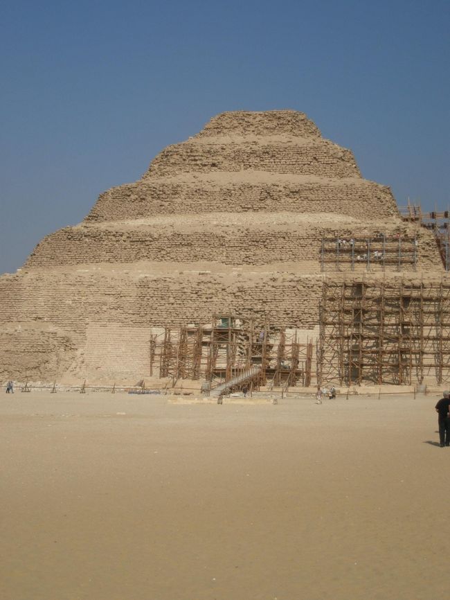 サッカーラの階段ピラミッド。