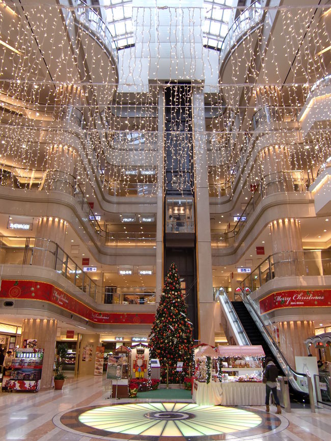 羽田空港はクリスマスの装い。