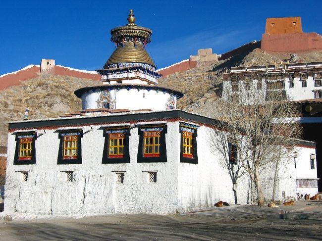 チベットの都市ギャンツェの仏塔の壁画thegreat stupa Gyantse