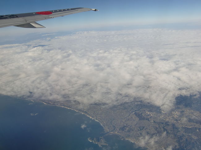 この日は午前中まで雨で厚い雲が広がっていましたが、雲の切れ間から江ノ島が見えました。